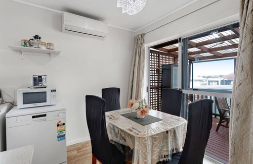 Glen Eden House | Cozy Retreat with Deck, Air-Con & Family-Friendly Amenities