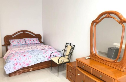 Shah Alam House | Family-Friendly Homestay for 7-12 Guests in Shah Alam