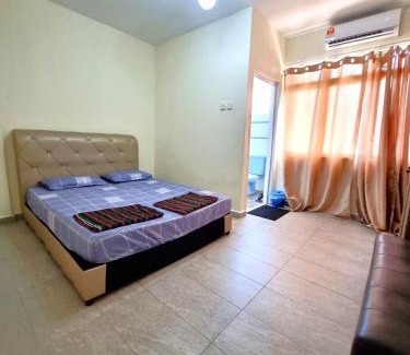 Siginting Apartment | Cozy Stay at Homestay α Cocobay Condo Resort with Ocean View