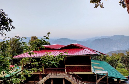 Jeolikote House | Comfortable Homestay and Resort for Families and Pets