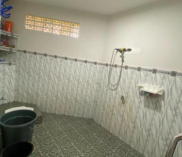 Padang House | Family-Friendly Retreat at Homestay Anugrah Awaits You
