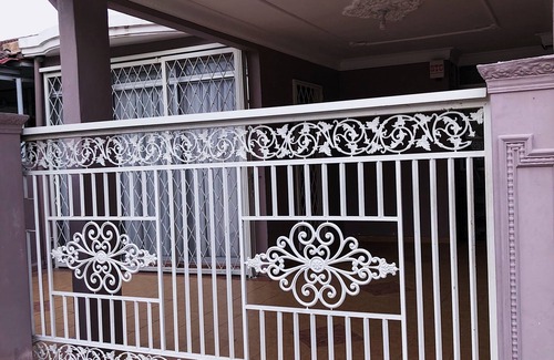 Kampung Sungai Nibong House | Guest Rated 9.2: Homestay Bayan Baru in Taman Sri Nibong