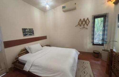 Mo Cay Bac House | Pet-Friendly Bentre Coco Lodge with Oceanfront Views