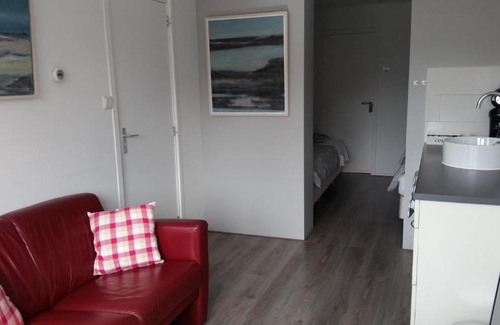 Den Burg House | Top-Rated Homestay Bij Aelita for Your Ideal Getaway
