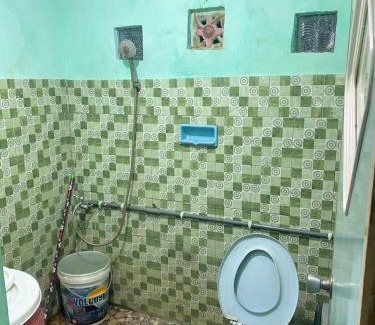 Moni House | Comfortable Homstay Century Desa Waturaka for Families