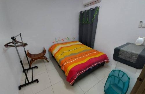 Kampung Kuala Pari Apartment | Cozy Homestay Condo: Pool, Waterpark & Family Fun