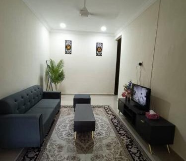 Malacca City House | Welcoming Homestay D'Pandan: Perfect for Families