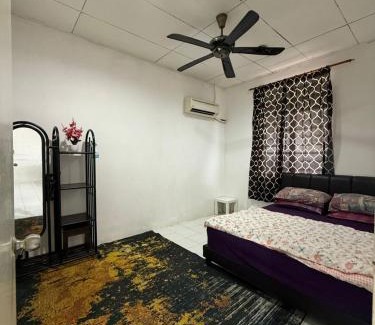 Kepala Batas House | Cozy Homestay D'Putra Bertam with Oceanfront Pool Access
