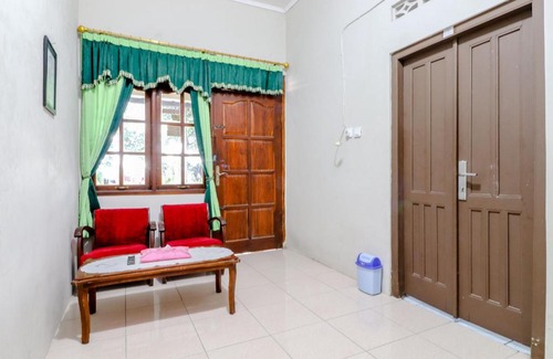 Prambanan House | Family-Friendly Homestay Damandiri Near Prambanan