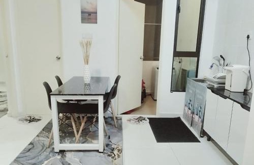 Kempas Apartment | Budget-Friendly Homestay Elsya with Pool & Child Amenities