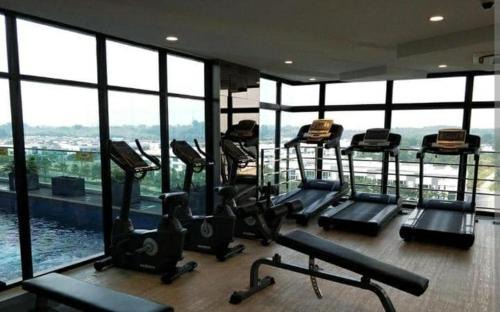 Kempas Apartment | Budget-Friendly Homestay Elsya with Pool & Child Amenities