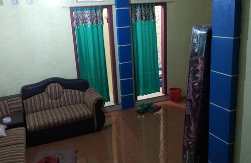 Hargomulyo House | Budget-Friendly Homestay Eni Rosidah with Kitchen Access
