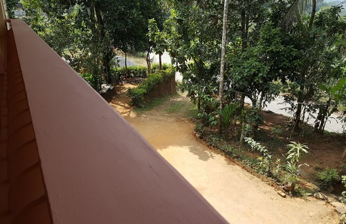 Pinangode House | Family-Friendly Homestay with Kitchen & Breakfast Included