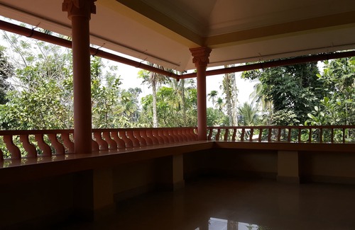 Pinangode House | Family-Friendly Homestay with Kitchen & Breakfast Included