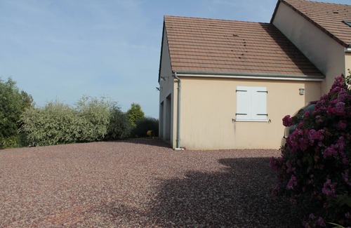 Chateau-l'Hermitage House | Guest-Rated Homestay with Kitchen & Delicious Breakfast