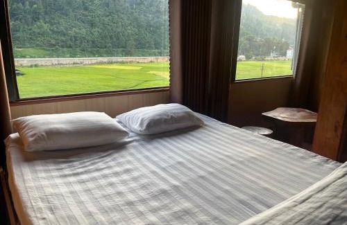 Mu Cang Chai Hotel | Budget-Friendly Homestay Hoà Thảo: Breakfast & Family Fun