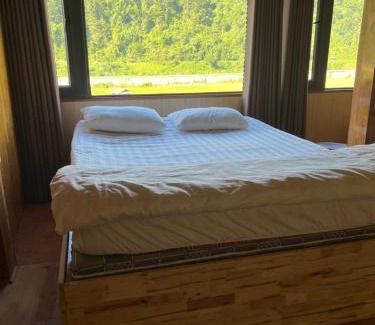 Mu Cang Chai Hotel | Budget-Friendly Homestay Hoà Thảo: Breakfast & Family Fun