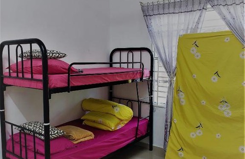 Tanjung Piandang Apartment | Family-Friendly Homestay with Ocean View and Kitchen