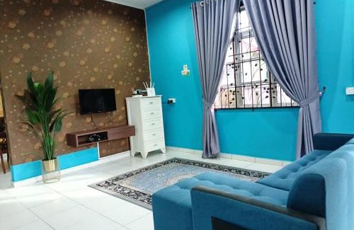 Chukai Villa | Private Pool Retreat: Homestay Kemaman with Great Amenities
