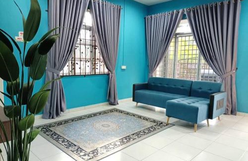 Chukai Villa | Private Pool Retreat: Homestay Kemaman with Great Amenities