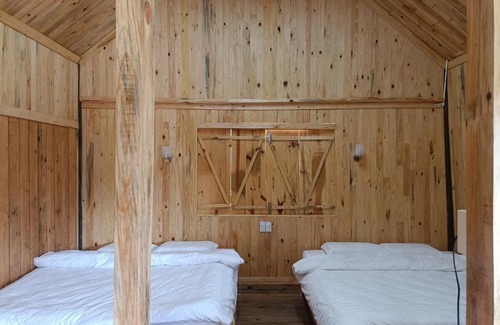 Kon Plong Apartment | Cozy Homestay Konpring: Pet-Friendly with Breakfast & Hot Tub