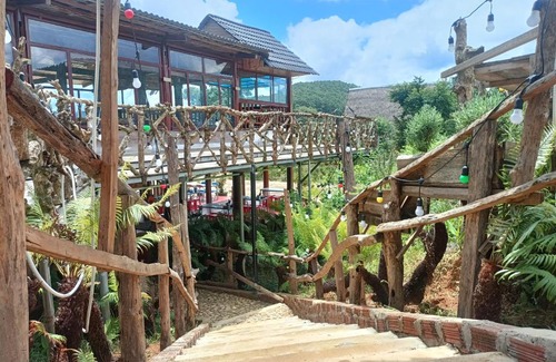 Kon Plong Apartment | Cozy Homestay Konpring: Pet-Friendly with Breakfast & Hot Tub