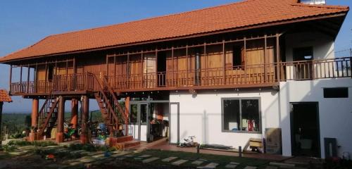 Buon Ma Thuot House | Family-Friendly Homestay Lưng Đồi for Your Next Getaway