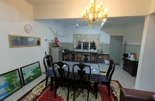 Jasin House | Relax at Homestay Kesang Sungai Rambai - Family-Friendly Escape