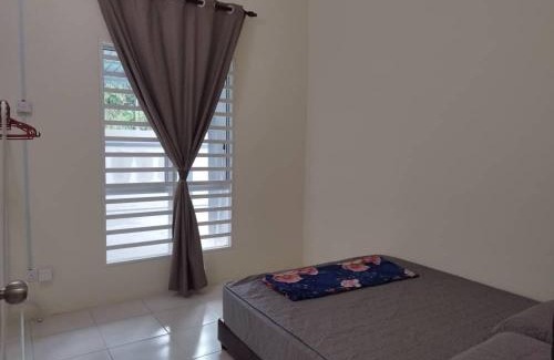 Kampung Lubok Katak House | Charming Homestay Delisha Tapah with Private Pool Access