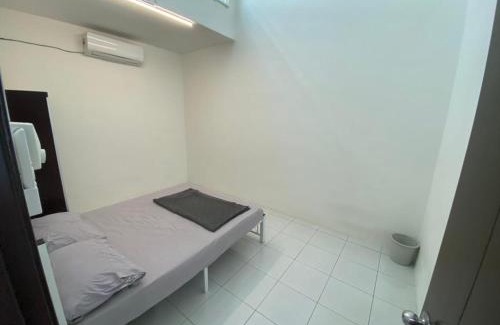 Tapah Road Apartment | Cozy Homestay Nafisah: Family-Friendly Retreat Awaits