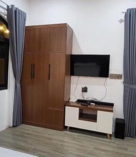 Son Tinh Apartment | Welcoming Homestay Ngõ Nhỏ: Family-Friendly with Kitchen