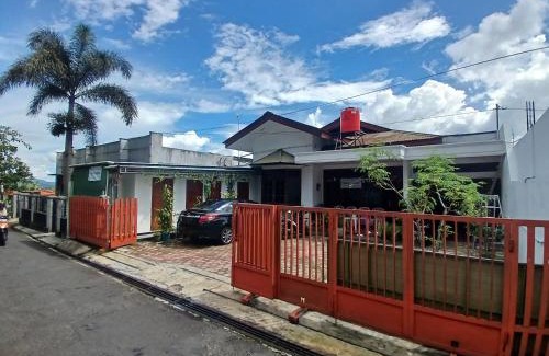 Wonosobo House | Budget-Friendly Homestay Ngaso Dalem with Breakfast Included