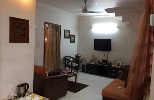 Noida Apartment | Comfortable HomeStay Premium for Professionals - Family Friendly