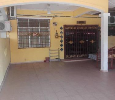 Kuantan House | Highly Rated Homestay Prima Bayu - Perfect for Families