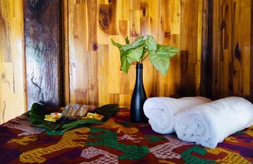 Chieng Chau House | Oceanfront Quân Hằng Homestay with Top Amenities Await