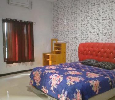 Rinding House | Cozy Homestay Rafatar: Family-Friendly with Breakfast!