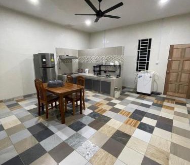Maran District House | Comfortable Homestay Temerloh Maran with Family Amenities