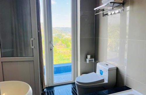 Duc Trong Hotel | Pet-Friendly Homestay Thác Liên Khương with Pool & Hot Tub