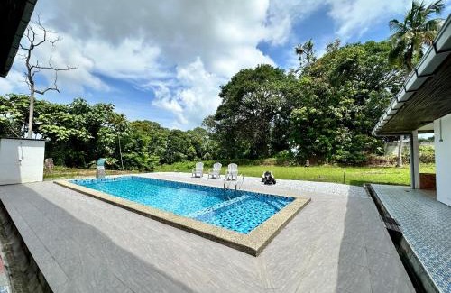 Si Rusa Villa | Homestay The Wooden Port Dickson