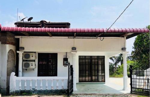 Kampung Bukit Tok Bat House | Family-Friendly Homestay Tok Abah with High Guest Ratings