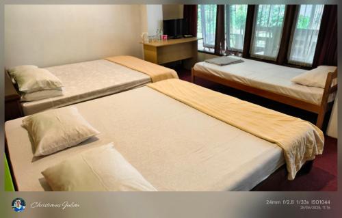 Parongpong House | Budget-Friendly Homestay Triniti with Breakfast & Family Comfort