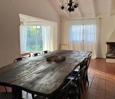 Victoria House | Welcoming Homestay Victoria Entre Rios with Pool & Pets