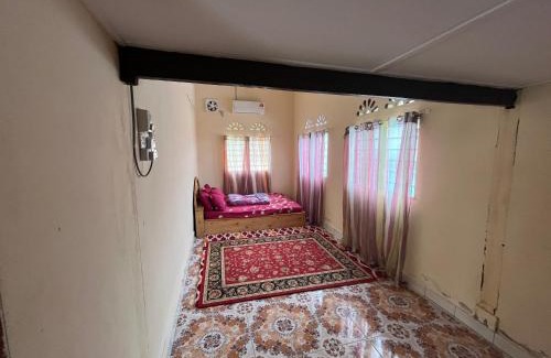 Sungai Durian House | Homestay wak saripan Rumah Kayu