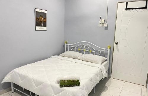 Singkir Darat House | Cozy Homestay Wilayah: Perfect for Families and Travelers