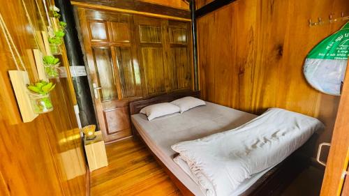 Huu Lung Hotel | Cozy Homestay Yến Long: Family-Friendly & Pet Welcoming