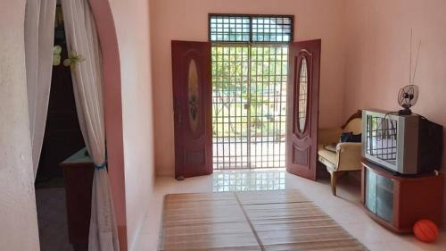 Cherang Ruku House | Cozy Homestay Zahra with Oceanfront Views and Family Appeal