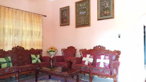 Cherang Ruku House | Cozy Homestay Zahra with Oceanfront Views and Family Appeal