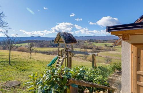 Crnomelj Ski Chalet | Relaxing Homestead Bahor with Whirlpool & Family-Friendly Amenities