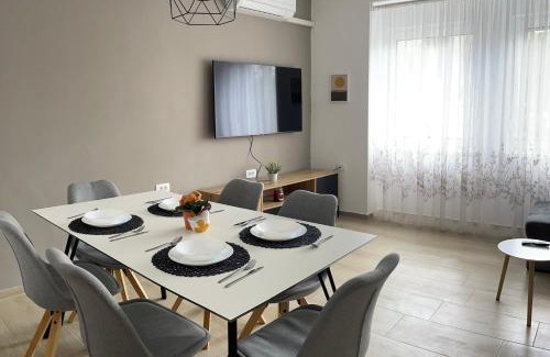 Slap Apartment | Pet Friendly Retreat at Homestead - Domačija - Nabergoj