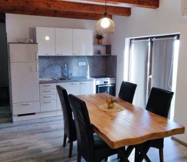 Komen Apartment | Discover Homestead Zavadlal - Pet-Friendly Retreat Awaits